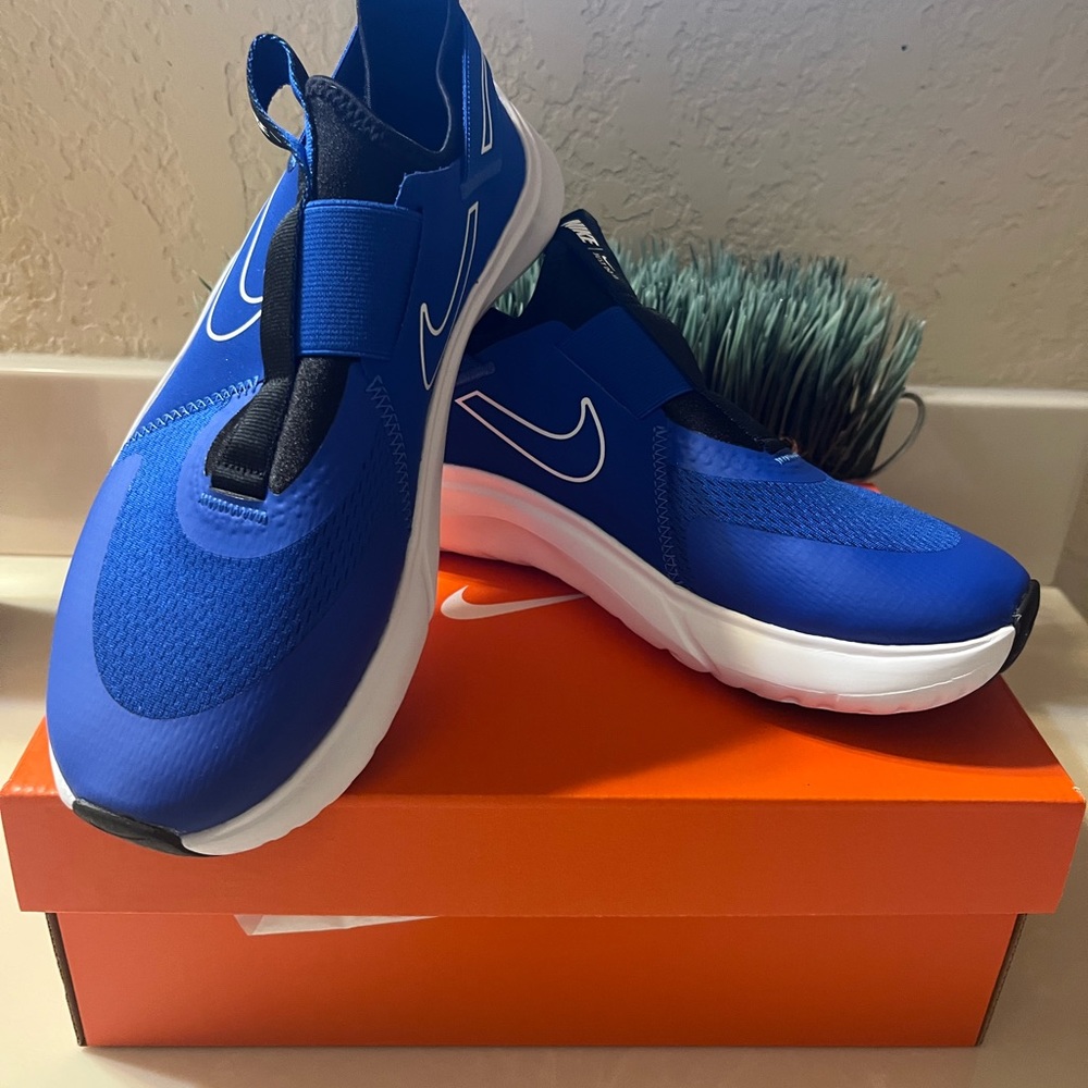 Nike flex plus slip on sneaker